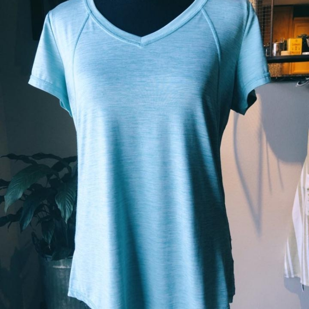 Work out v neck shirt. Lightweight